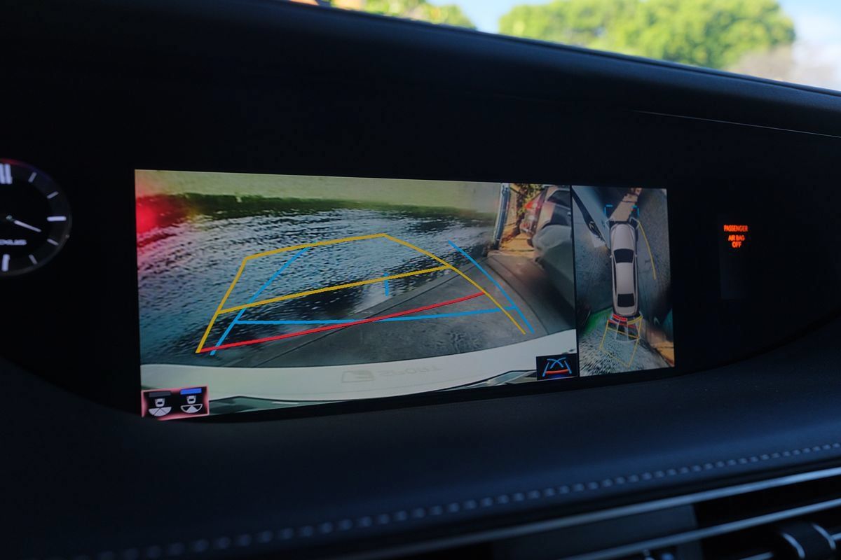 Used 2018 Lexus LS 500 F Sport w/ Performance Package RWD image 23