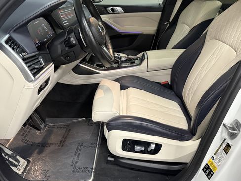 Used 2021 BMW X7 M50i w/ Dynamic Handling Package image 24