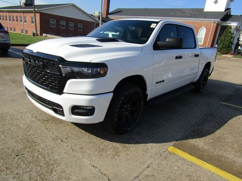 New 2026 RAM 1500 Express AWD/4WD image 7