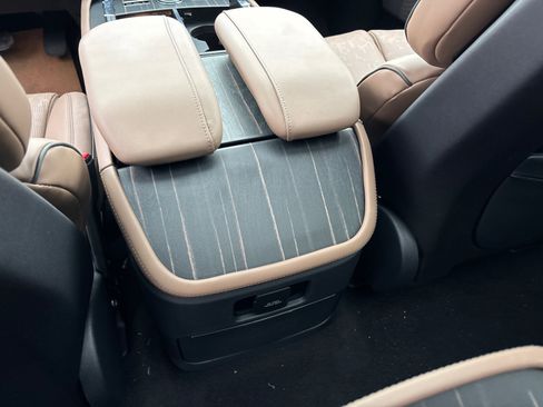 New 2026 Lincoln Navigator Black Label AWD/4WD image 32