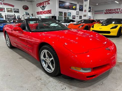 Used 2004 Chevrolet Corvette Convertible w/ Preferred Equipment Group RWD image 31