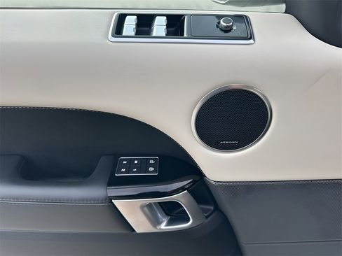 Used 2021 Land Rover Range Rover Sport HSE Silver Edition image 29