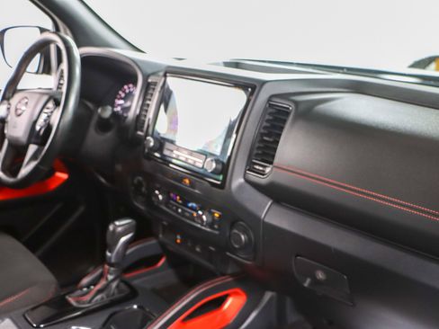 Used 2022 Nissan Frontier PRO-4X w/ Technology Package image 26