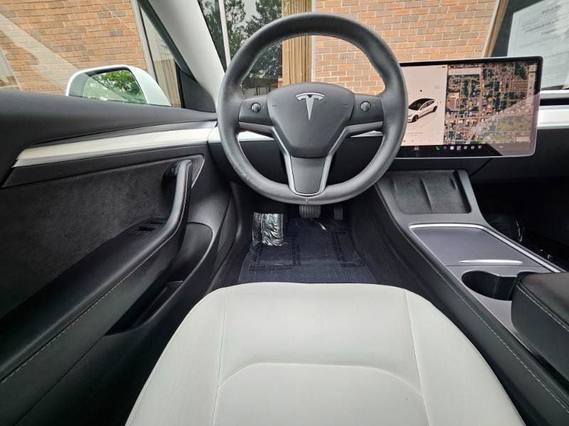 Used 2023 Tesla Model 3 Standard Range RWD image 4