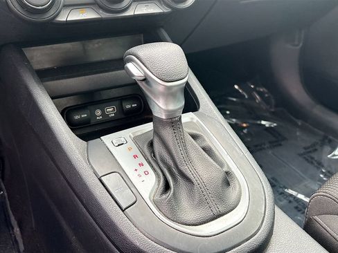 Used 2020 Kia Forte LXS FWD image 16