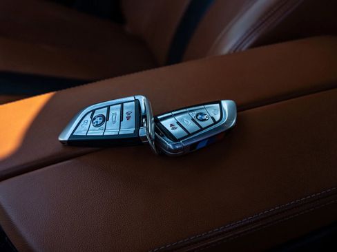 Used 2020 BMW M5 w/ Executive Package image 20