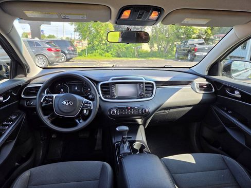 Used 2020 Kia Sorento LX FWD image 5
