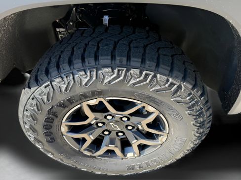New 2026 Chevrolet Colorado ZR2 w/ Technology Package image 25