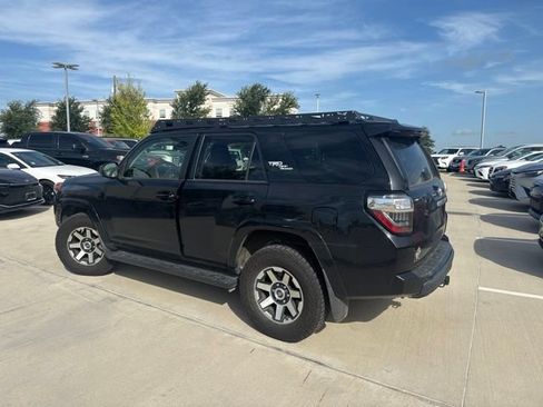 Used 2021 Toyota 4Runner TRD Off-Road AWD/4WD image 4