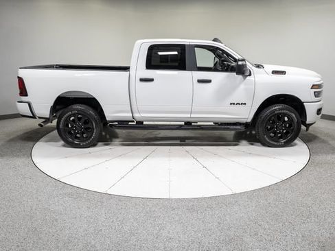 Used 2025 RAM 2500 Big Horn AWD/4WD image 6