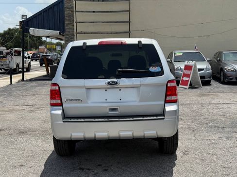 Used 2010 Ford Escape XLS AWD/4WD image 17