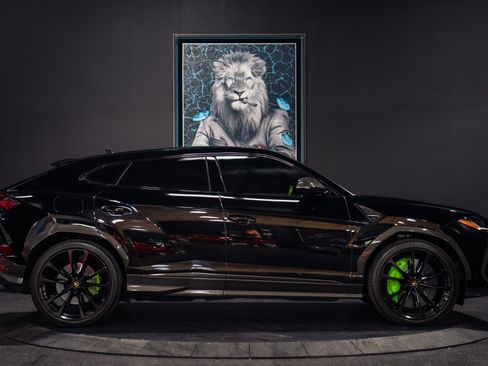 Used 2022 Lamborghini Urus AWD/4WD image 4