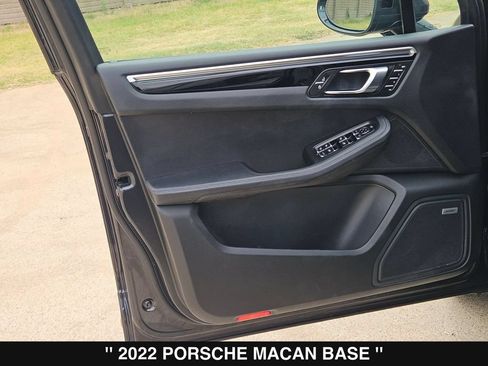Used 2022 Porsche Macan AWD/4WD image 14
