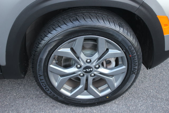 Used 2024 Kia Seltos LX AWD/4WD image 35