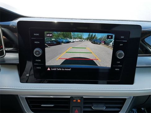 New 2025 Volkswagen Taos SEL image 12