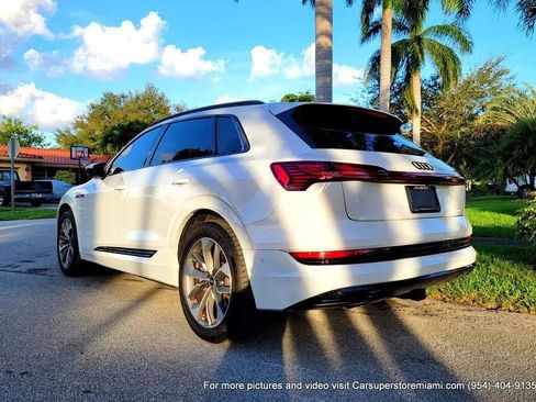 Used 2021 Audi e-tron Premium Plus w/ Premium Plus Package image 12