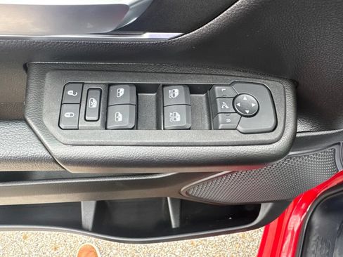 Used 2025 RAM 1500 Big Horn AWD/4WD image 12