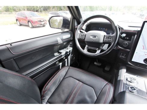 Used 2023 Ford Expedition Limited AWD/4WD image 12