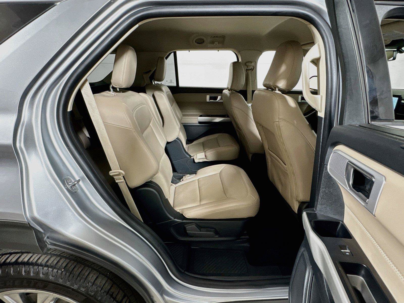 Used 2022 Ford Explorer Limited w/ Equipment Group 301A AWD/4WD image 27