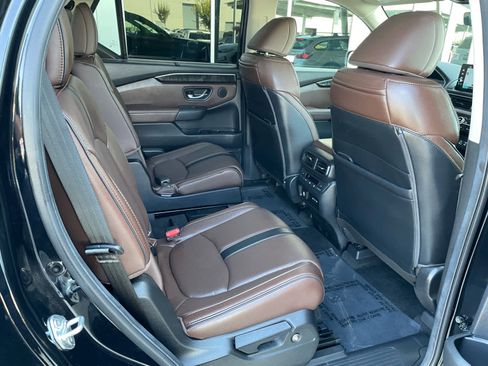 Used 2025 Honda Pilot Elite image 10