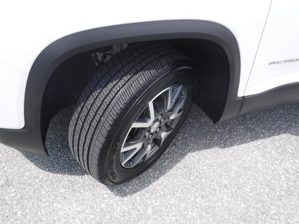 Used 2022 GMC Acadia SLE w/ LPO, Floor Liner Package FWD image 22