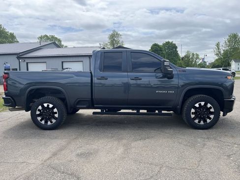 Used 2020 Chevrolet Silverado 2500 Custom w/ Custom Value Package AWD/4WD image 5