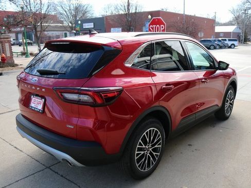 Used 2024 Ford Escape SE image 6