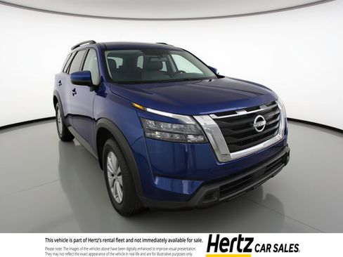Used 2025 Nissan Pathfinder SV image 1