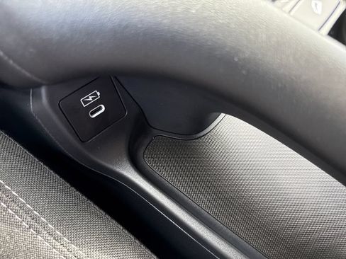 Used 2025 Honda HR-V LX image 28