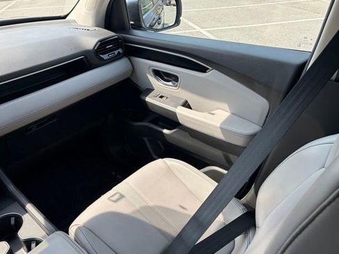 Used 2025 Honda Pilot EX-L image 37