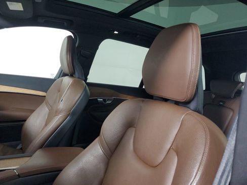 Certified 2023 Volvo XC90 B5 Plus w/ Protection Package Premier image 24