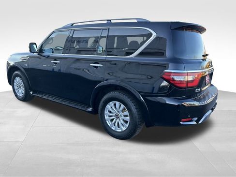 Used 2022 Nissan Armada SV image 4