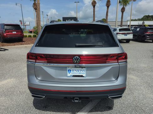 Used 2024 Volkswagen Atlas SE FWD image 7