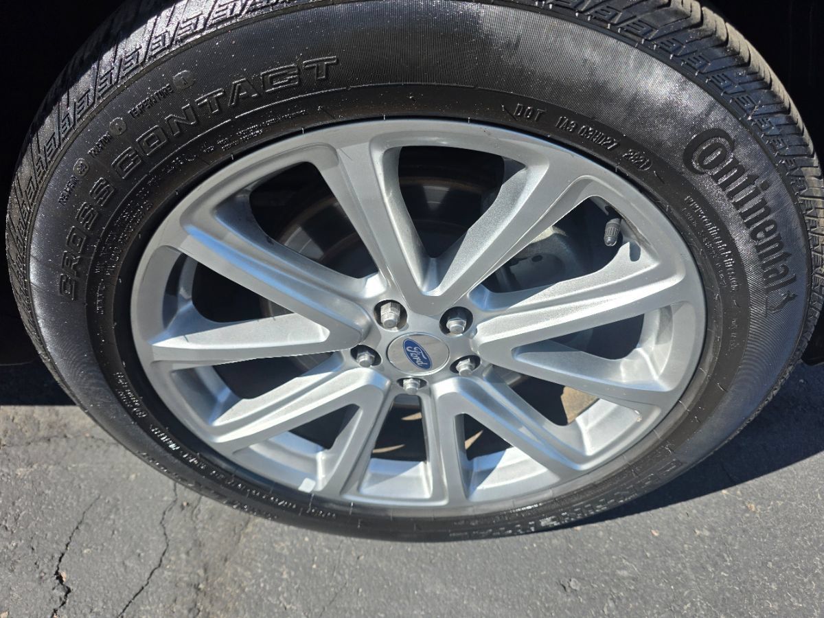 Used 2017 Ford Explorer Limited FWD image 11