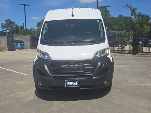 Used 2025 RAM ProMaster 2500 w/ Convenience Group FWD image 2
