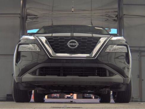 Used 2023 Nissan Rogue SV AWD/4WD image 3