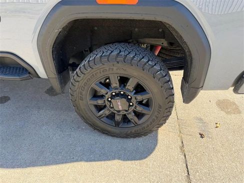 Used 2024 GMC Sierra 2500 AT4 image 6