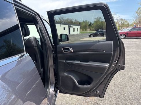 Used 2017 Jeep Grand Cherokee Limited AWD/4WD image 31