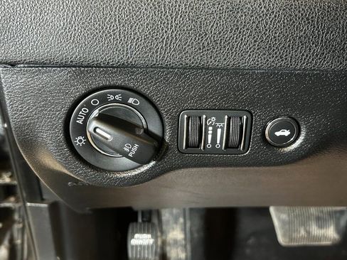 Used 2021 Chrysler 300 Touring L image 16