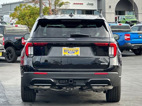New 2026 Ford Explorer ST-Line w/ ST-Line Street Pack image 5