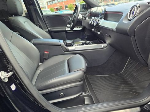 Used 2023 Mercedes-Benz GLB 250 4MATIC image 43