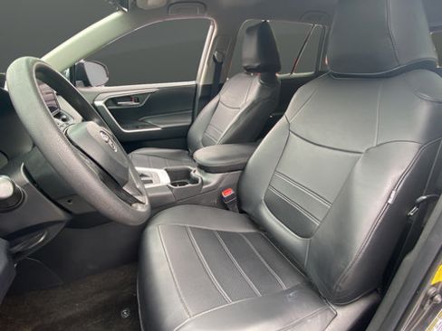 Used 2023 Toyota RAV4 XLE AWD/4WD image 9