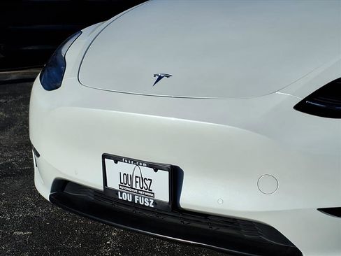 Used 2021 Tesla Model Y Long Range image 35