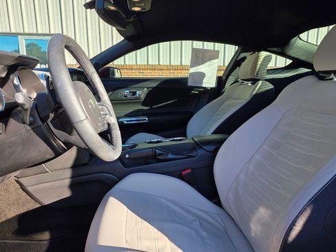 Used 2015 Ford Mustang GT image 10