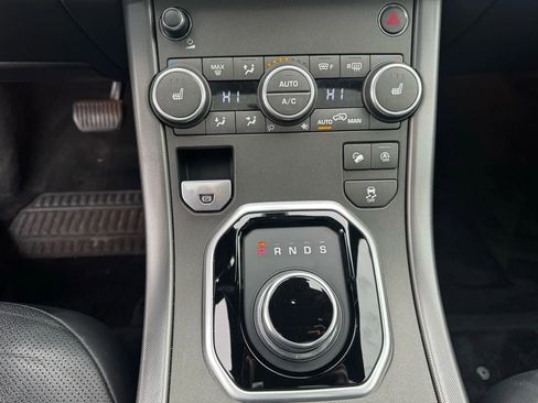 Used 2018 Land Rover Range Rover Evoque SE Premium image 27