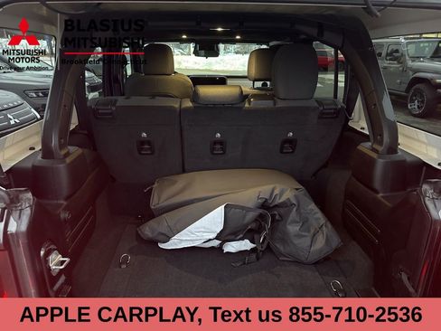 Used 2025 Jeep Wrangler Unlimited Sahara image 12