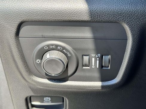 New 2025 Jeep Grand Cherokee L Altitude AWD/4WD image 8
