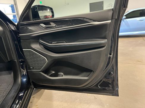 Used 2024 Jeep Grand Cherokee Trailhawk image 41