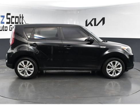 Used 2015 Kia Soul + FWD image 6