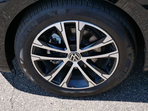 Certified 2025 Volkswagen Jetta Sport FWD image 16